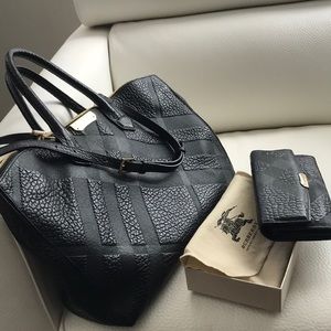 Burberry Women’s Wallet, Burbarry Bag Embossed